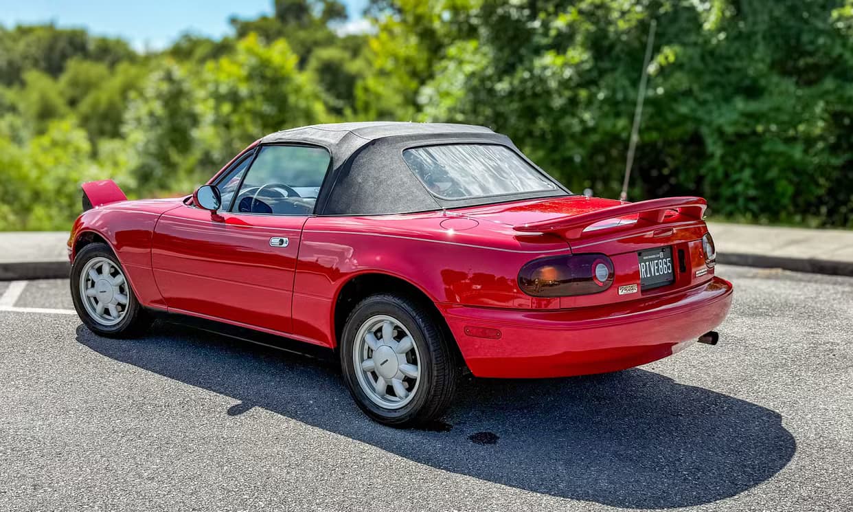 1995 Mazda Miata — Photo 3